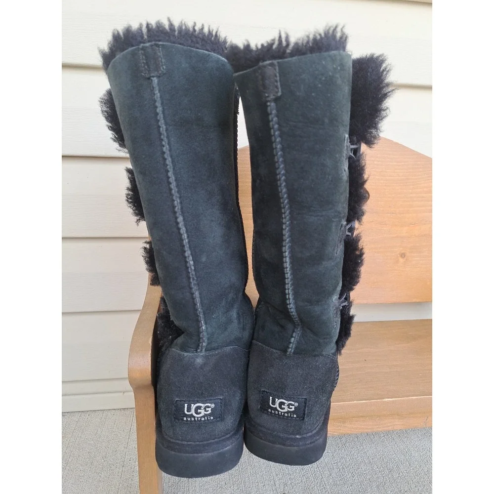 UGG Australia Women's Black Leather Suede Mid Calf Boots Size 7.0 Winter Warm